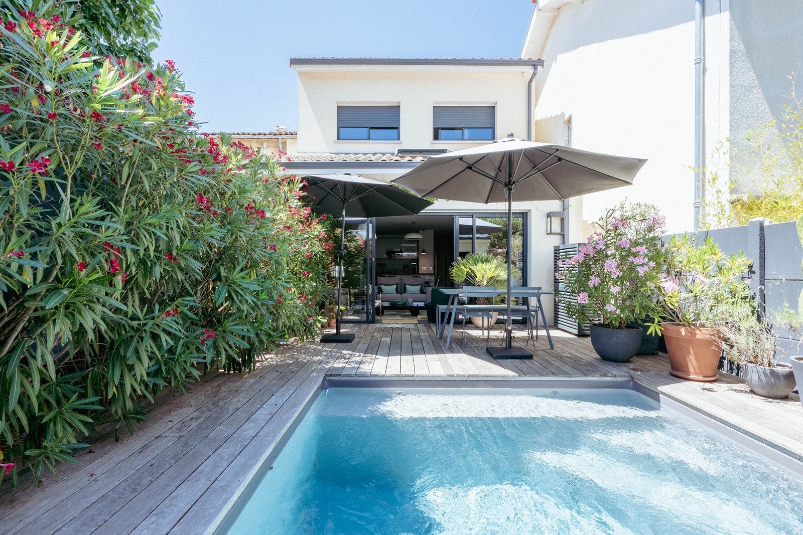 Terrasse et piscine