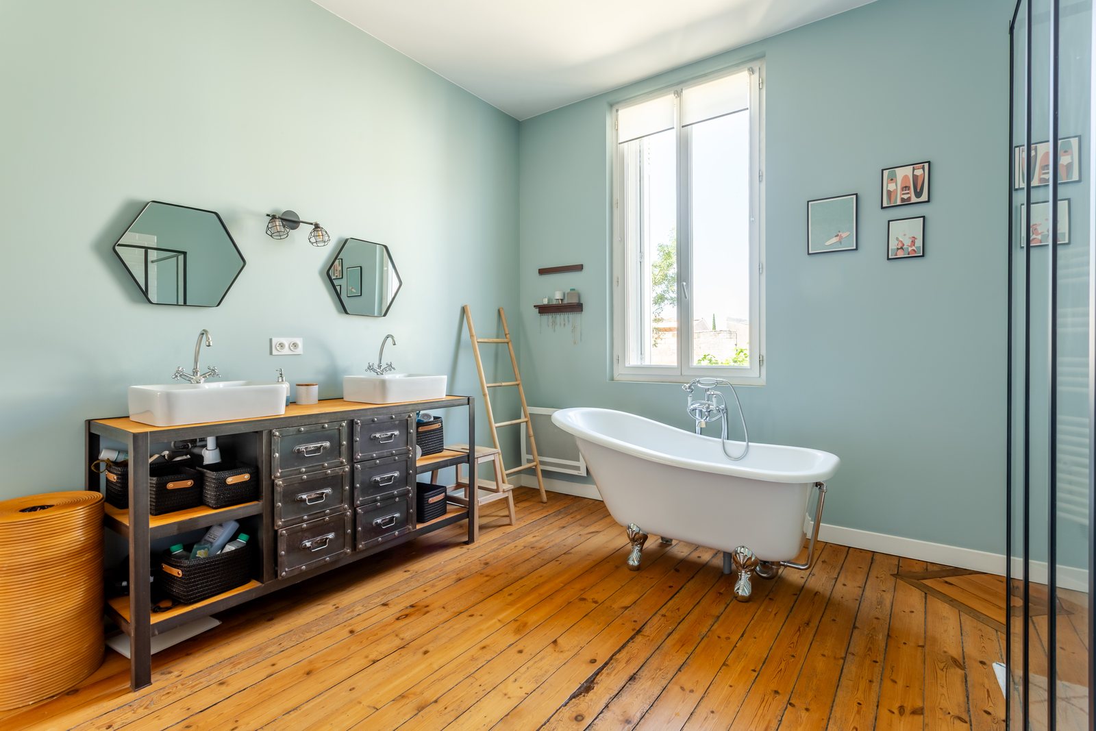 Salle de bain, baignoire &icirc;lot